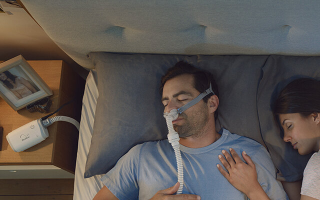 airmini-smallest-cpap-machine-resmed-mobile